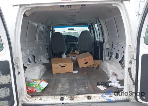 2005 Ford E-150 Commercial/Recreational z USA, uszkodzony, nr VIN 1FTRE14W25HA33703